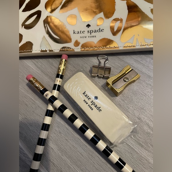 NWOT, Kate Spade Zipper Clutch - Picture 2 of 6